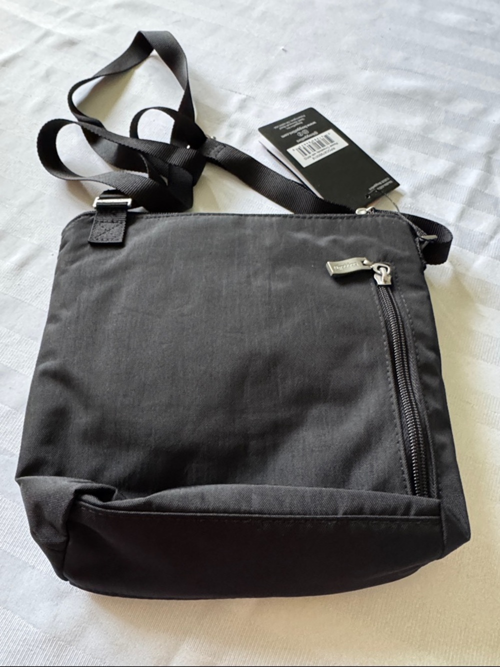 Baggallini Black Crossbody Bag with attached pouch - Picture 2 of 4